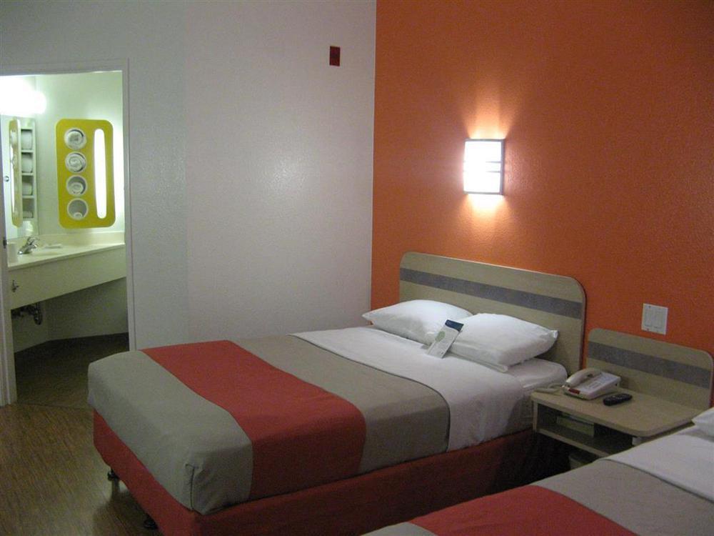 Motel 6-Springfield, Il Room photo